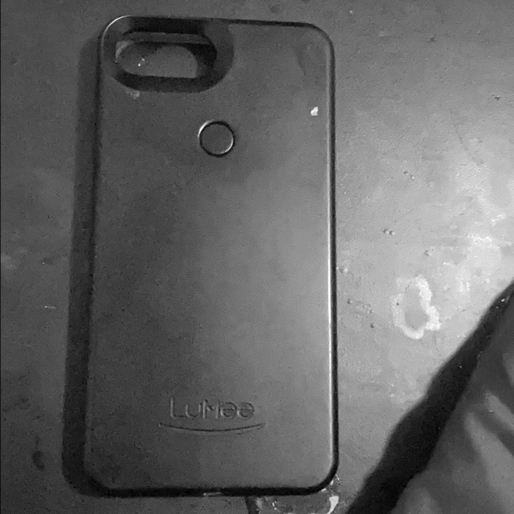 Lumee case